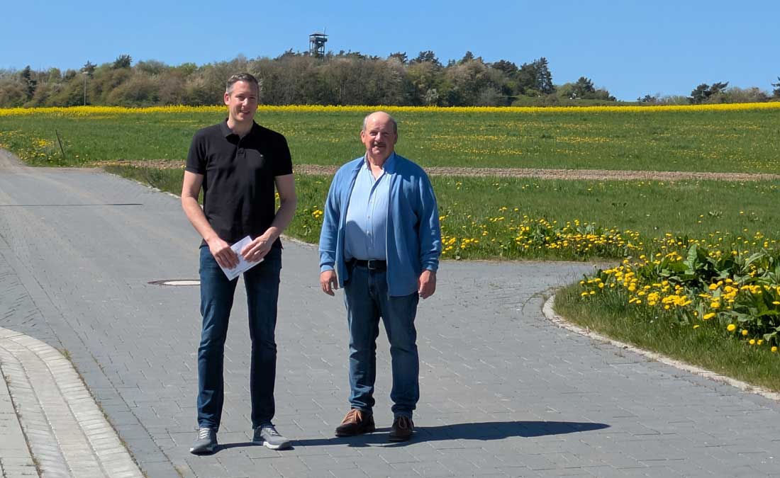 Martin Thomé und Edmund Röser im Neubaugebiet