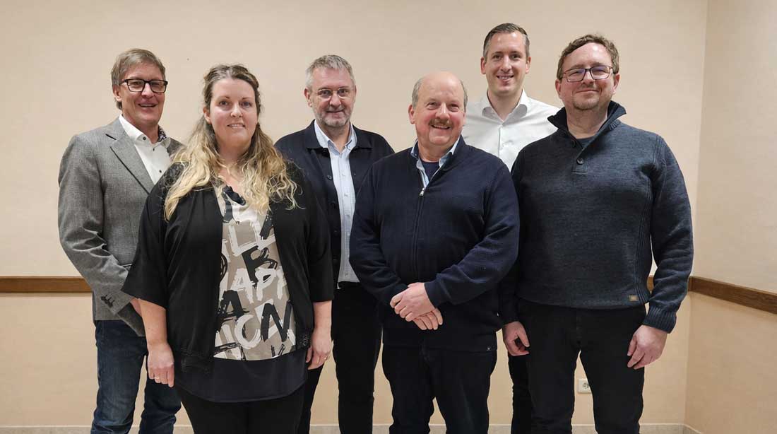 v.L.: Michael Augel (BL VG Vordereifel), Laura Gilles, Christoph Kicherer (stellv. Verbandsbürgermeister), Ortsbürgermeister Edmund Röser, 1. Beigeordneter Martin Thomé, Weiterer Beigeordneter André Kirchner | © Boos-Eifel.de | Foto: Axel Schneider